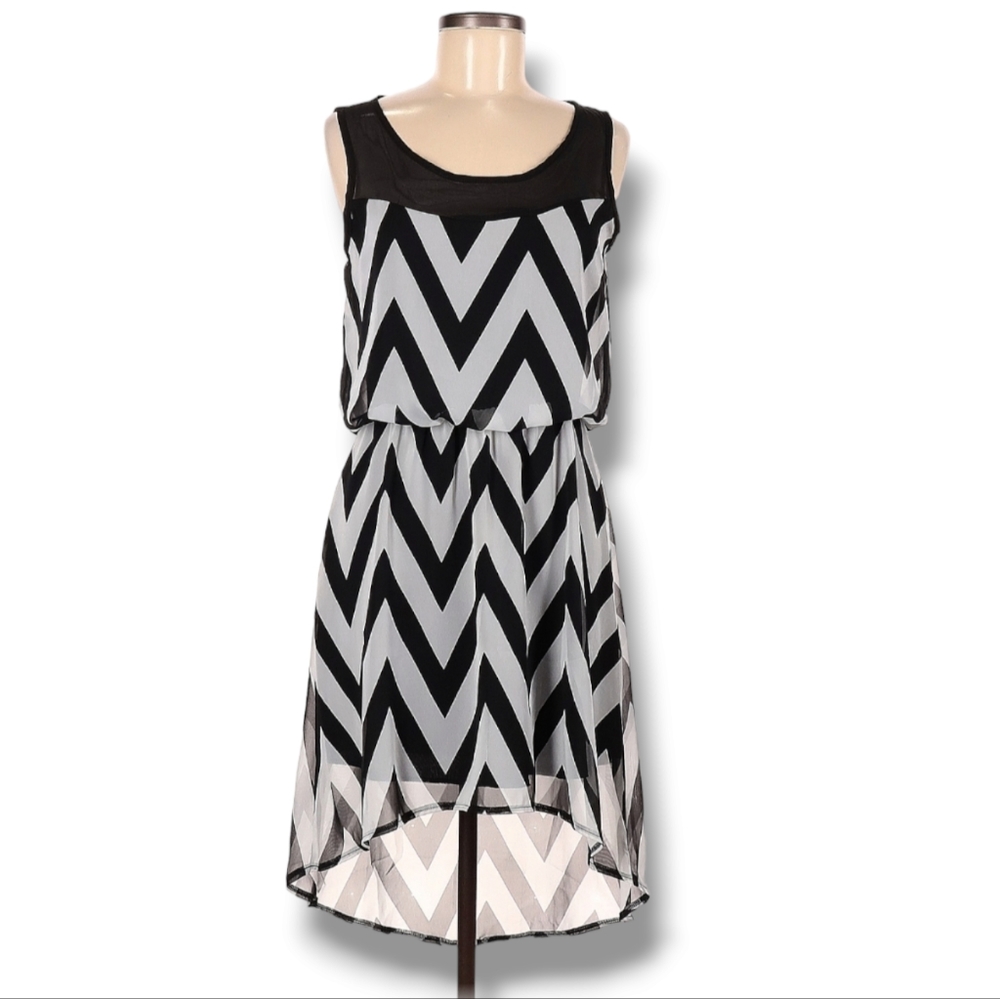 Romeo & Juliet‎ Couture A-Line Dress Size M Sleeveless Scoop Neck Chevron Print